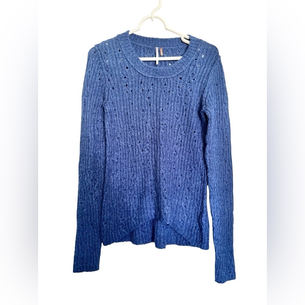 Free people knitted blue holes soft sweater pullover size small